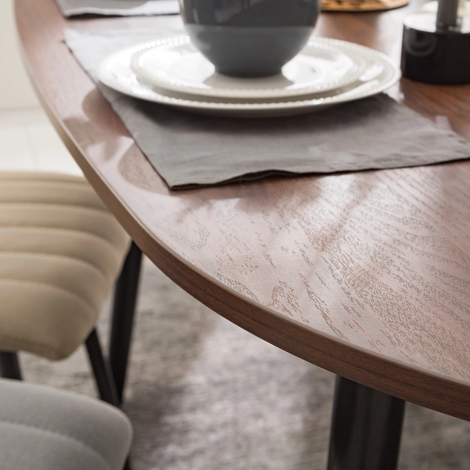 Mørteens Table Gjora II - Partiellement en hévéa massif - Imitation noyer 10 Mørteens Table Gjora II - Partiellement en hévéa massif - Imitation noyer – Image 10