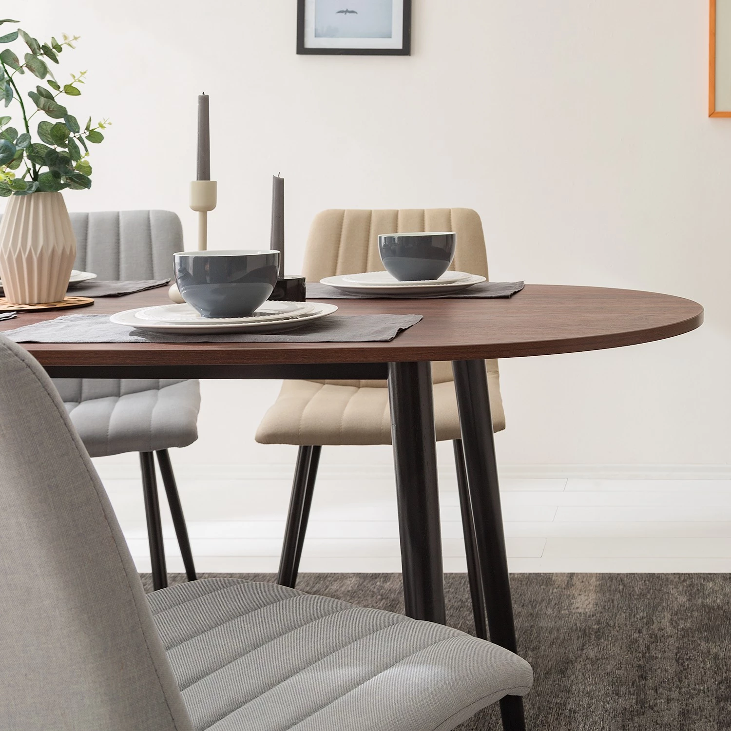 Mørteens Table Gjora II - Partiellement en hévéa massif - Imitation noyer 12 Mørteens Table Gjora II - Partiellement en hévéa massif - Imitation noyer – Image 12