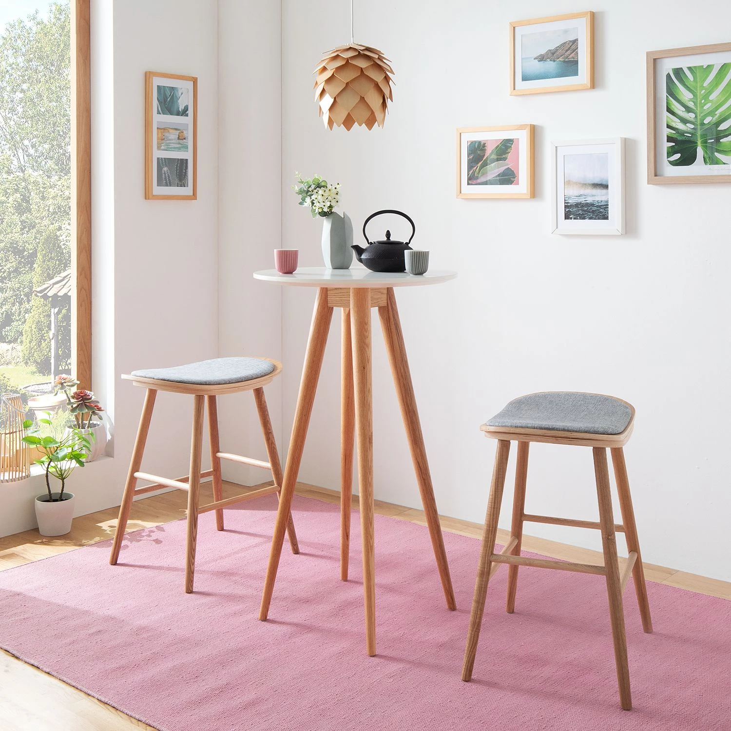 Mørteens Table haute Lindholm - Partiellement en chêne massif - Blanc mat / Chêne rouge 2 Mørteens Table haute Lindholm - Partiellement en chêne massif - Blanc mat / Chêne rouge – Image 2