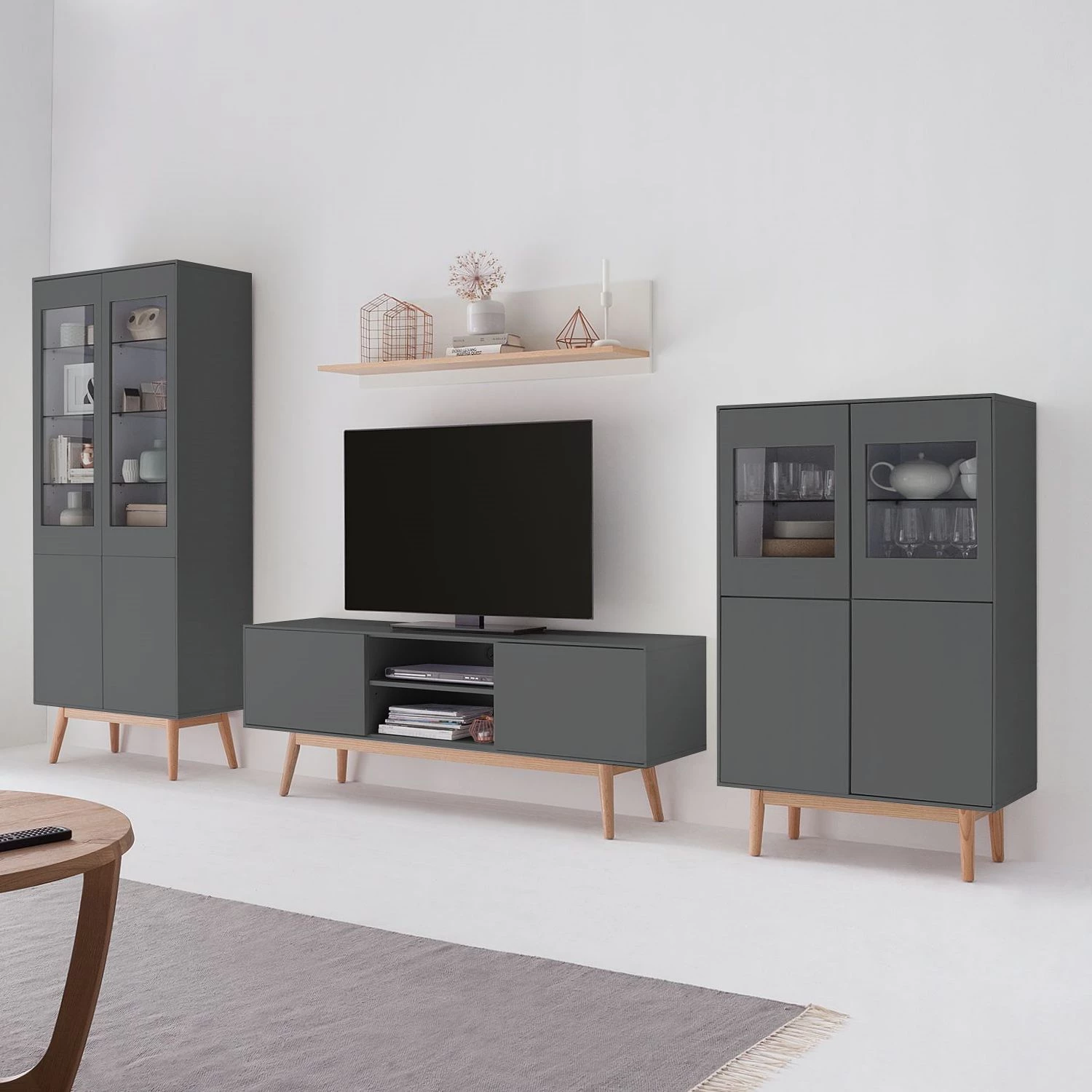 Mørteens Armoire vitrine Lindholm - Partiellement en chêne massif - Gris 2 Mørteens Armoire vitrine Lindholm - Partiellement en chêne massif - Gris – Image 2