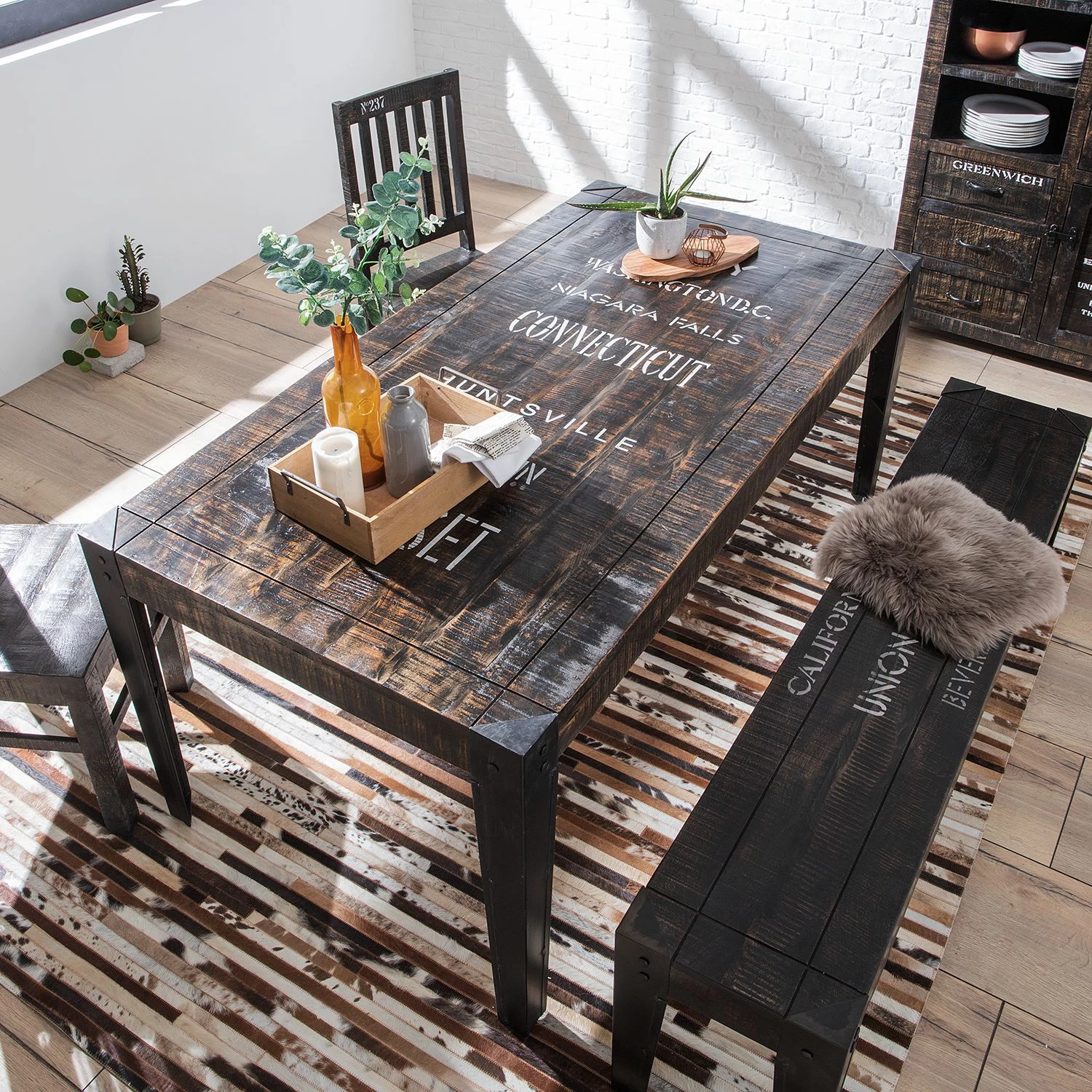 Ars manufacti Salle à manger complète Keyport (4 él.) - Manguier massif 2 Ars manufacti Salle à manger complète Keyport (4 él.) - Manguier massif – Image 2