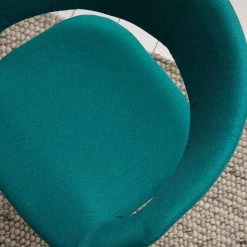 Mørteens Chaise à accoudoirs Buggio - Tissu / Hévéa massif - Tissu Cors: Pétrole - 1 chaise -ÉcoMaison Soldes 1000164525 210602 06321400006 DETAILS P000000001000164525