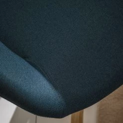 Mørteens Chaise à accoudoirs Buggio - Tissu / Hévéa massif - Tissu Cors: Bleu jean - 1 chaise -ÉcoMaison Soldes 1000164526 210208 08242400037 DETAILS P000000001000164526