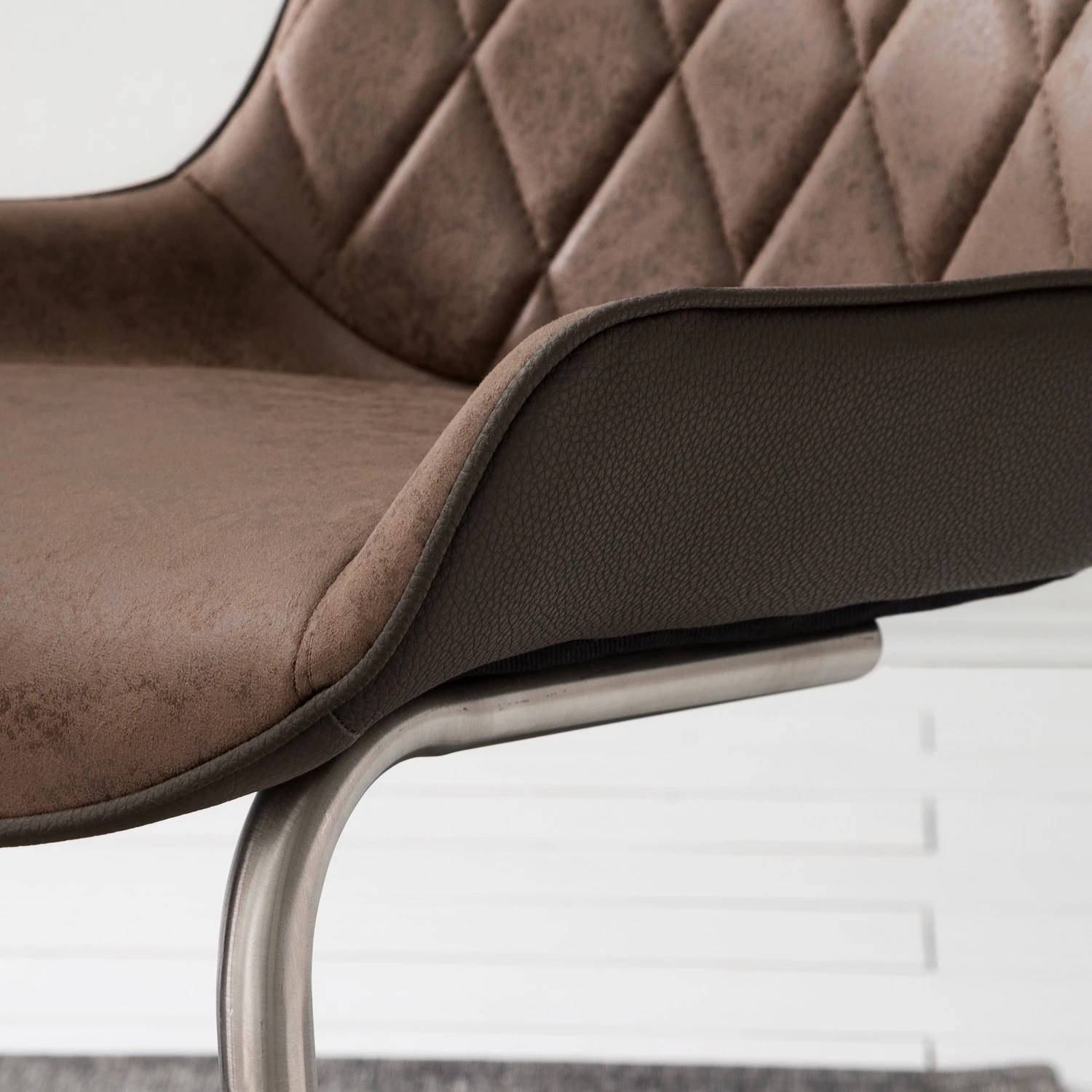 Fredriks Chaises cantilever Saval III (lot de 2) - Imitation cuir / Acier inoxydable - Marron vintage 10 Fredriks Chaises cantilever Saval III (lot de 2) - Imitation cuir / Acier inoxydable - Marron vintage – Image 10