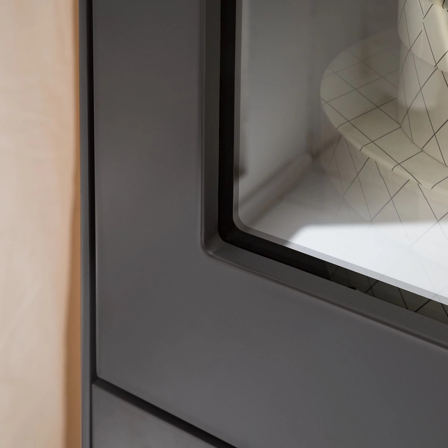 Mørteens Vitrine Lindholm - Partiellement en chêne massif - Gris mat 12 Mørteens Vitrine Lindholm - Partiellement en chêne massif - Gris mat – Image 12