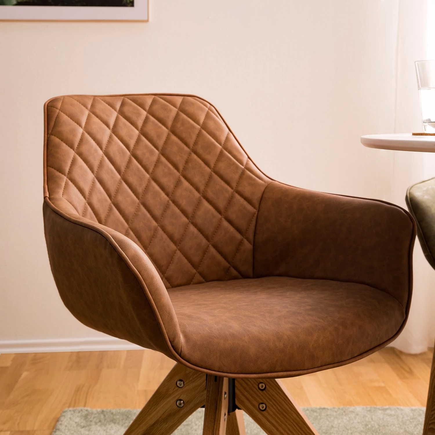 Mørteens Chaise à accoudoirs Pori II - Imitation cuir / Chêne massif - Marron - 1 chaise 8 Mørteens Chaise à accoudoirs Pori II - Imitation cuir / Chêne massif - Marron - 1 chaise – Image 8