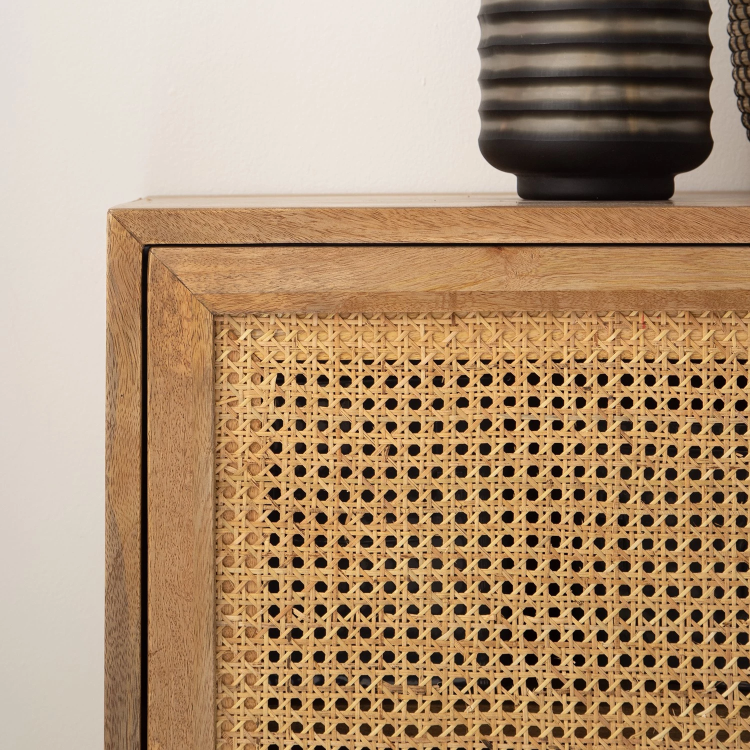 Ars manufacti Enfilade Vina I - Manguier massif / Rotin - Manguier / Noir 9 Ars manufacti Enfilade Vina I - Manguier massif / Rotin - Manguier / Noir – Image 9