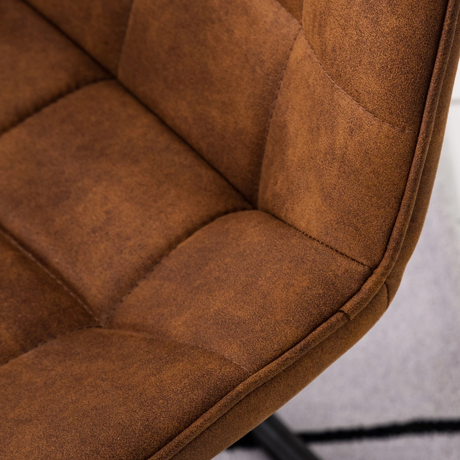 Fredriks Chaise cantilever Kemmel - Microfibre / Métal - Noir - Cognac - Lot de 2 13 Fredriks Chaise cantilever Kemmel - Microfibre / Métal - Noir - Cognac - Lot de 2 – Image 13