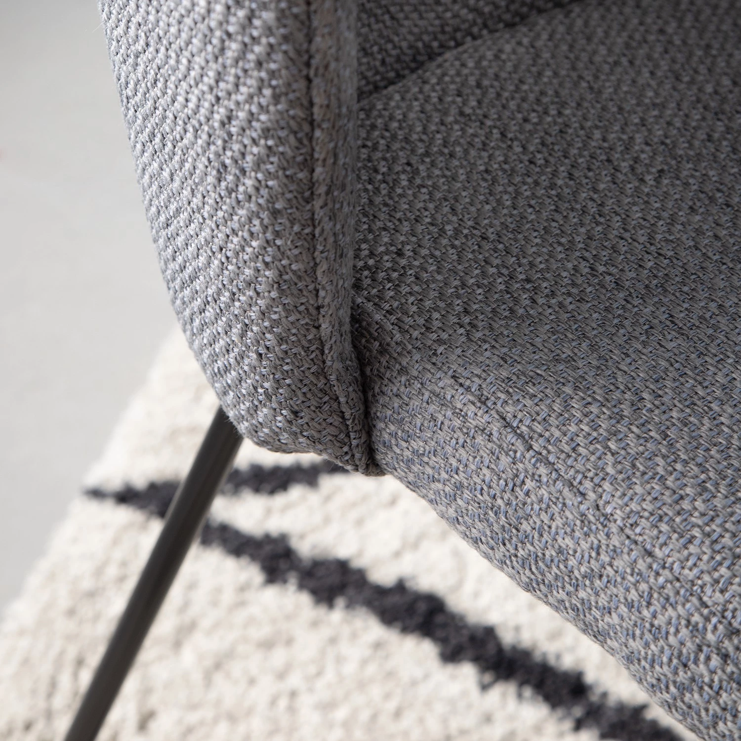 Mørteens Chaises à accoudoirs Tulia - Tissu / Acier - Gris foncé / Noir 11 Mørteens Chaises à accoudoirs Tulia - Tissu / Acier - Gris foncé / Noir – Image 11