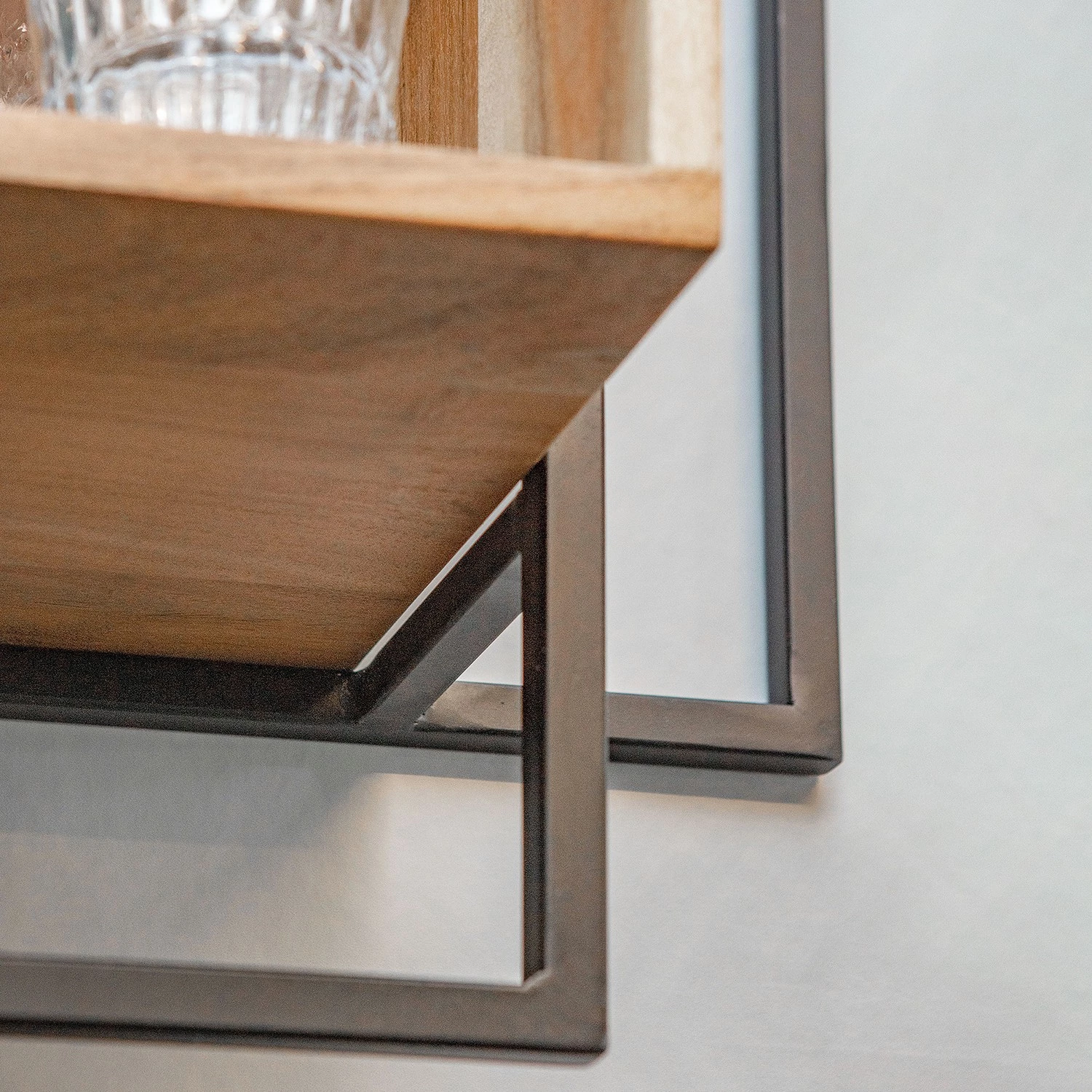 Red Living Étagère murale Fenay - Acacia massif / Métal - Acacia / Noir 6 Red Living Étagère murale Fenay - Acacia massif / Métal - Acacia / Noir – Image 6