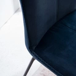 Ars manufacti Chaises capitonnées Veera (lot de 2) - Bleu nuit 26 Ars manufacti Chaises capitonnées Veera (lot de 2) - Bleu nuit -ÉcoMaison Soldes 1000270012 220615 035 DETAILS P000000001000270012