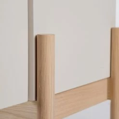 Studio Copenhagen Enfilade Cooby II - Blanc / Chêne 16 Studio Copenhagen Enfilade Cooby II - Blanc / Chêne -ÉcoMaison Soldes 1000276948 220713 055 DETAILS P000000001000276948