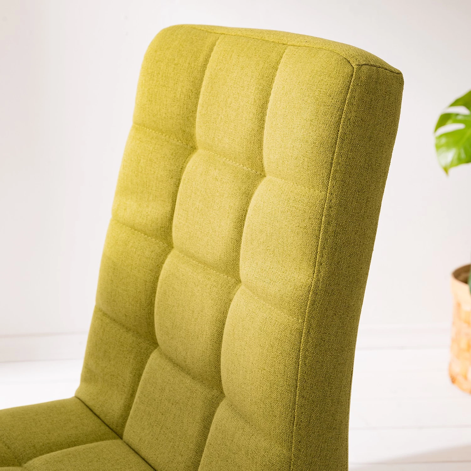 Mørteens Chaise capitonnée Doskie II - Lin / Chêne massif - Citron vert - Lot de 4 11 Mørteens Chaise capitonnée Doskie II - Lin / Chêne massif - Citron vert - Lot de 4 – Image 11